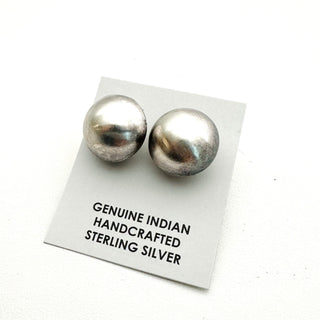 Navajo Pearl Studs