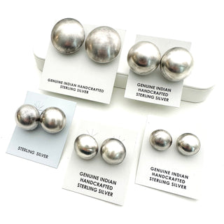 Navajo Pearl Studs