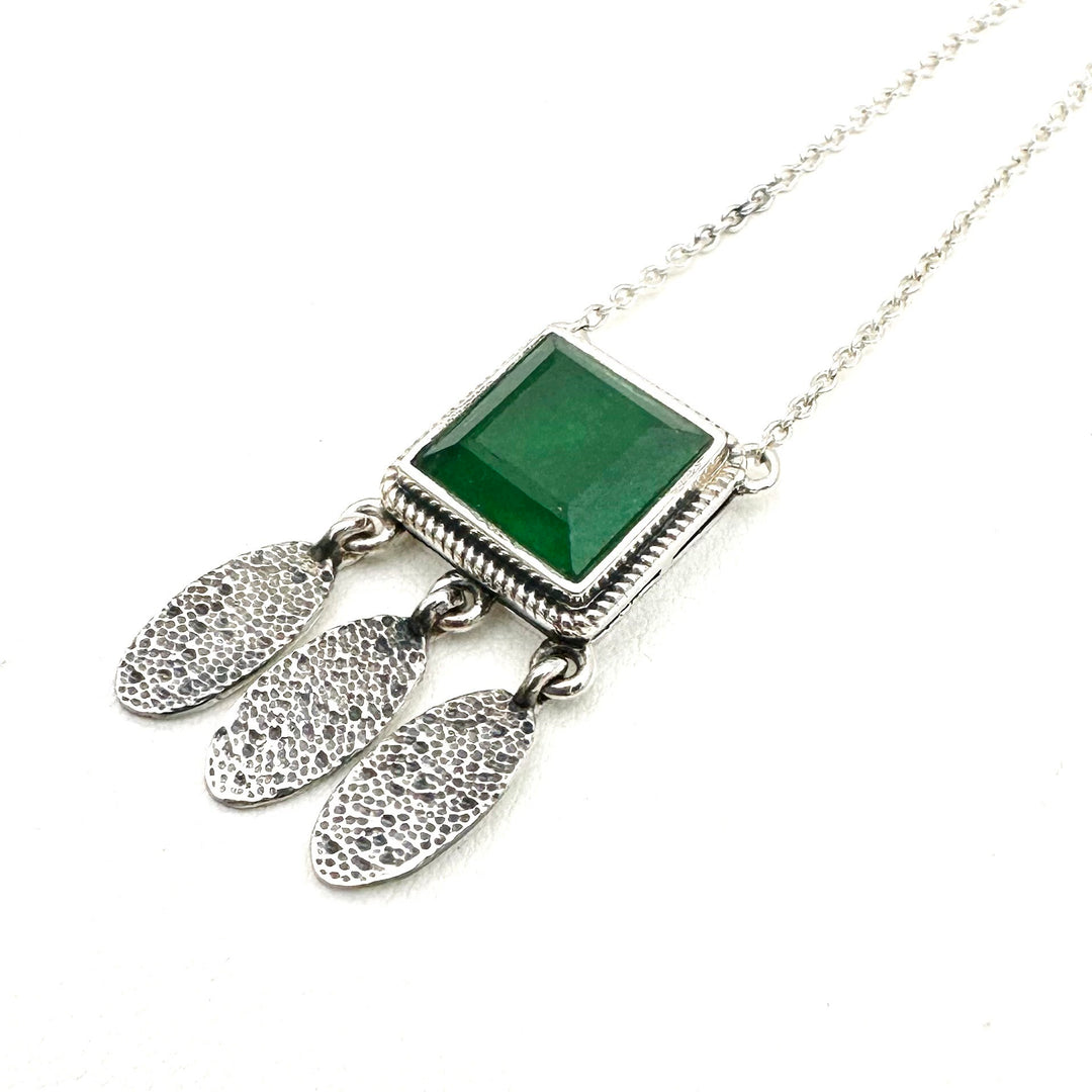 Crown Jewel Everyday Necklace - Green Aventurine